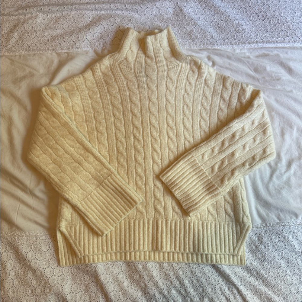 NWOT Abercrombie & Fitch Cable-knit Sweater